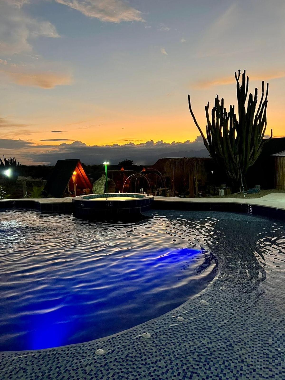 Hotel Luna Azul Tatacoa Villavieja Exterior photo